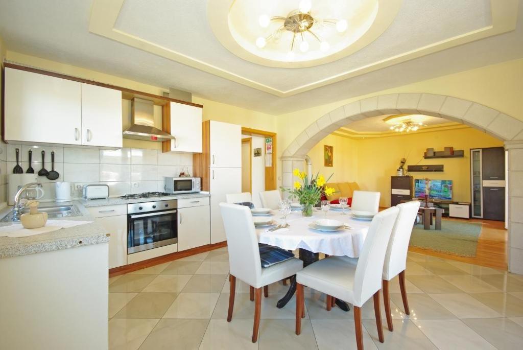 סומרטין Apartments Villa Rose מראה חיצוני תמונה